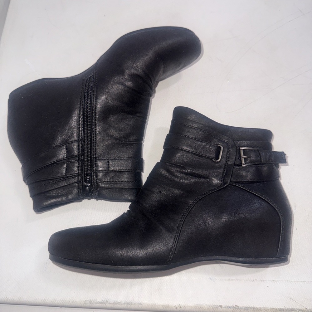 Baretraps Sheigh Black Side Zip Buckle Bikercore Bootie Ankle Boots Women's 7 M